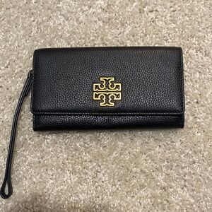 BNWT Tory Burch Britten Smartphone Wallet